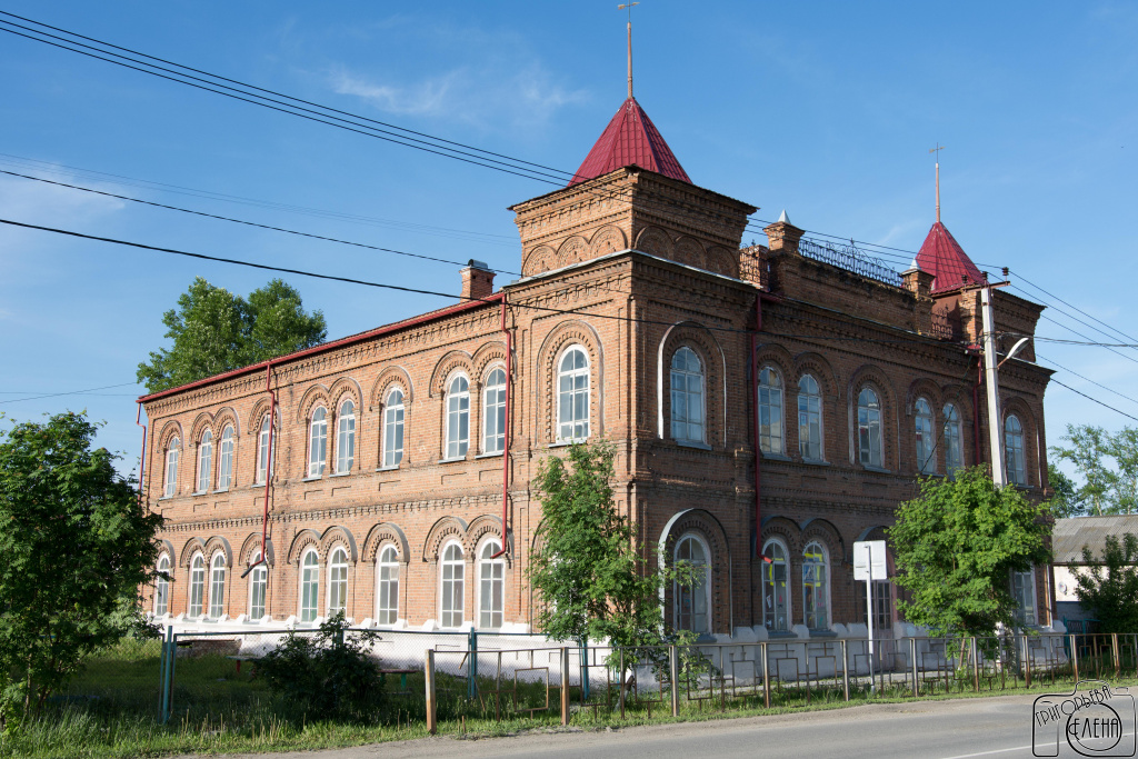 Здание мужской гимназии.jpg